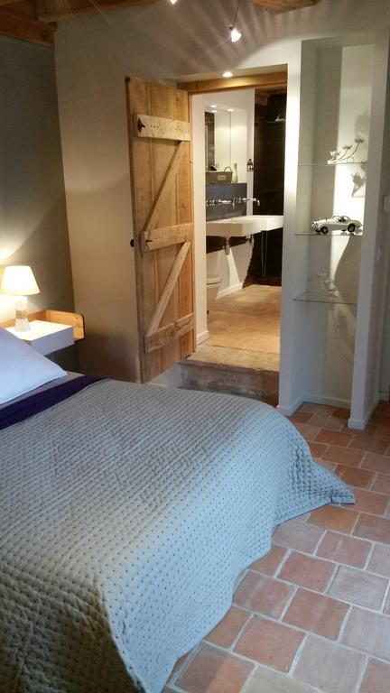 فندق La Ruette Aux Loups Collonges-au-Mont-dʼOr الغرفة الصورة
